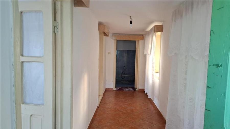 Casă individuală cu 6 camere cu Teren 3118 Mp în Măicănești