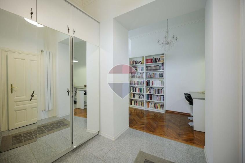 Apartament cu 3 camere semidecomandat, mobilat în Ultracentral