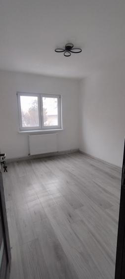 Apartament cu 3 camere decomandat în Exterior Vest