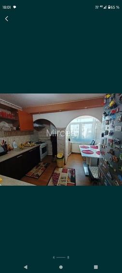 Vand apartament 3 camere decomandat