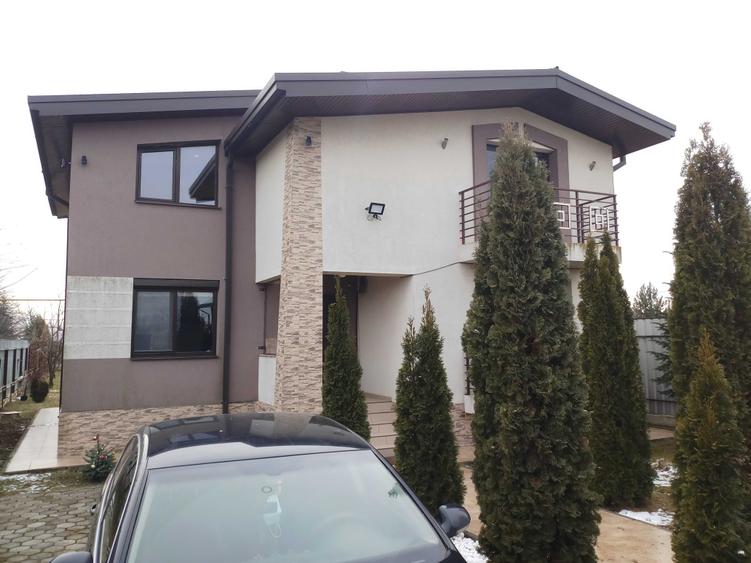 Casă cu 4 camere în Central
