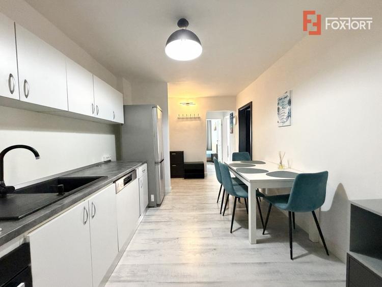 Apartament cu 3 camere decomandat, mobilat în Aradului