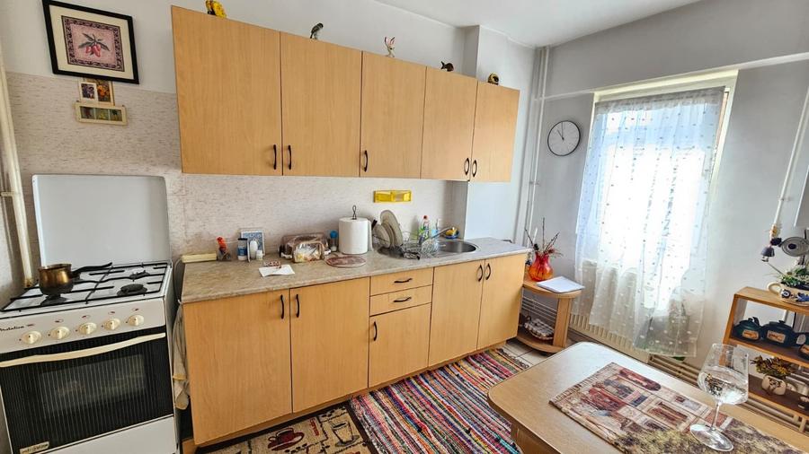Apartament cu 3 camere decomandat în Centrul Civic