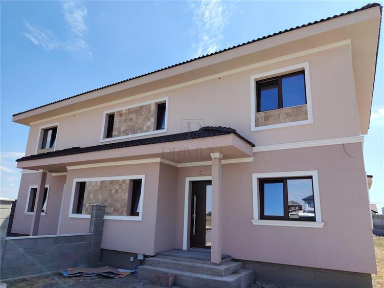 Duplex cu 4 camere cu Canalizare în Moșnița Veche