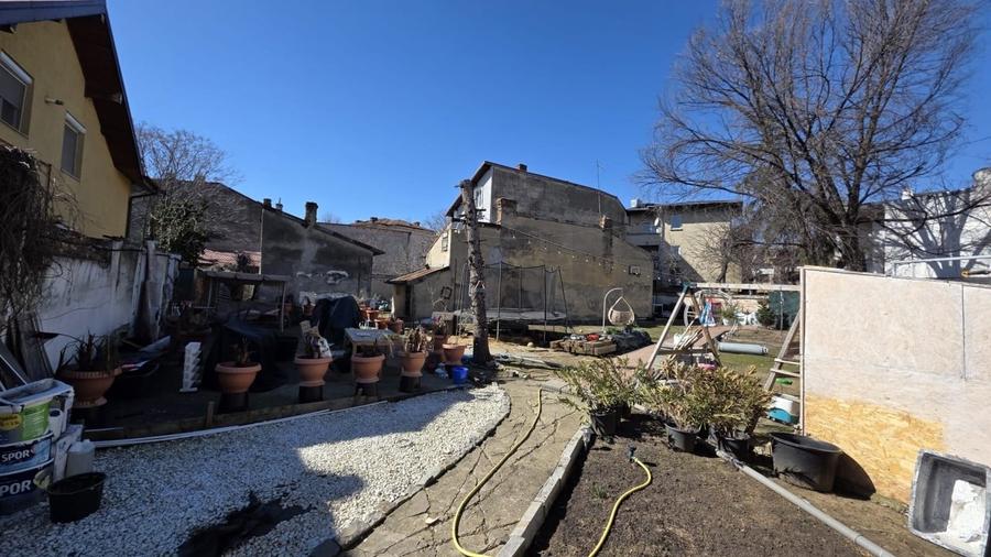 Casă individuală cu 6 camere cu Canalizare în Armeneasca