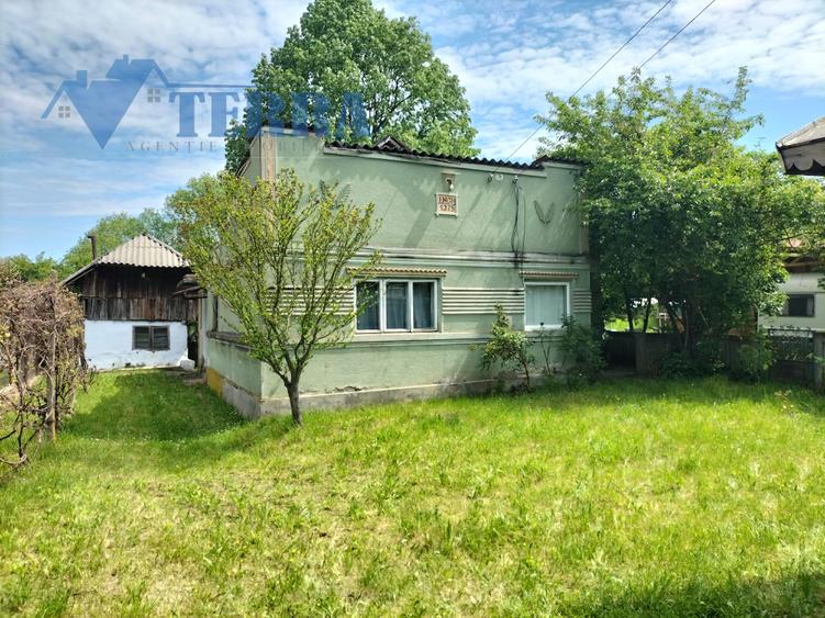 Casă individuală cu 4 camere cu Teren 2300 Mp în Stâlpeni