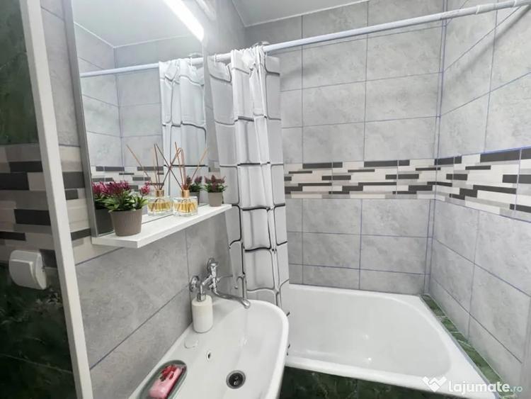 Apartament cu 3 camere nedecomandat în Tomis Nord