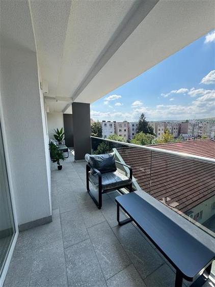 Apartament cu 2 camere decomandat în 22 Decembrie
