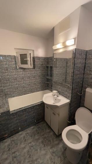 Apartament cu 3 camere decomandat, mobilat în Soarelui