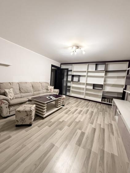 Apartament cu 3 camere decomandat, mobilat în Burdujeni