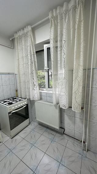 Garsonieră decomandată în Mihai Bravu