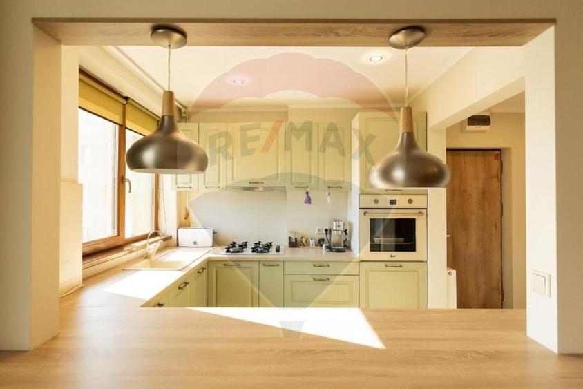 Apartament cu 2 camere semidecomandat, mobilat în Ultracentral