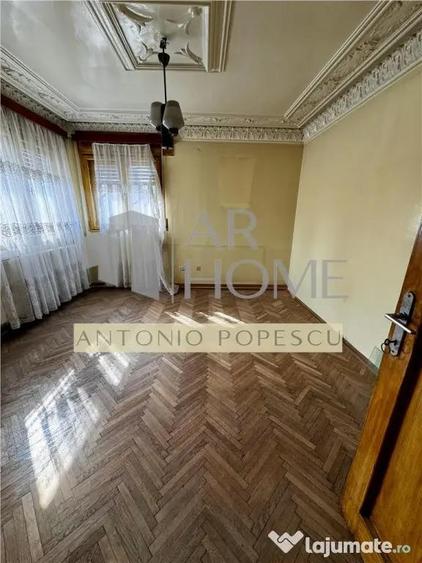 Casă cu 3 camere cu Canalizare în Central