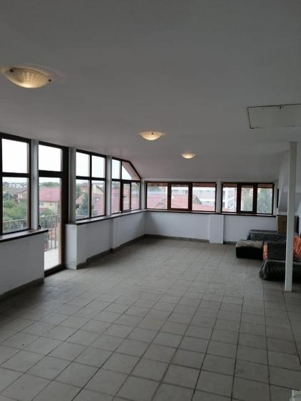 Casă individuală cu 20 camere cu Teren 1200 Mp în Prelungirea Ghencea