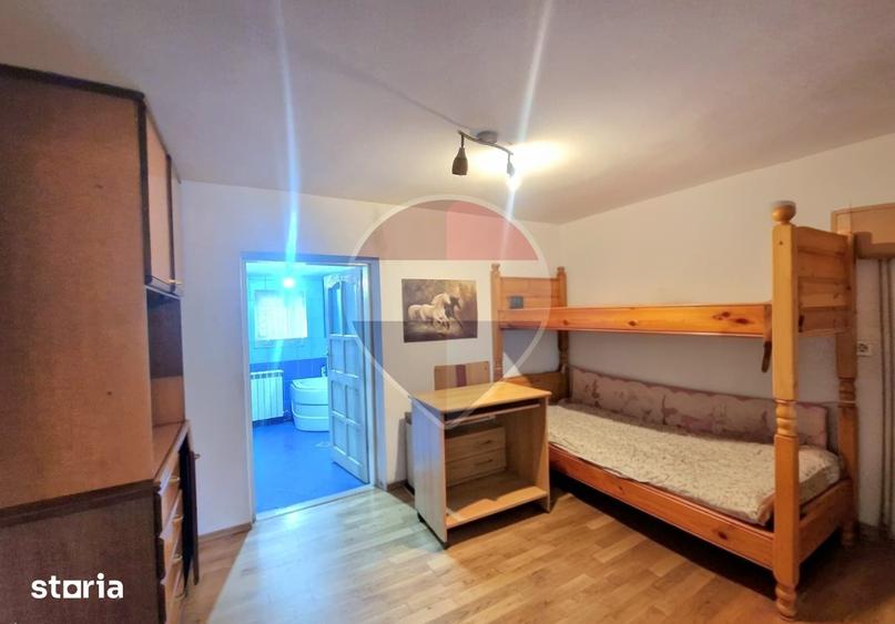 Casă cu 3 camere cu Teren 2100 Mp în Valea lui Ion