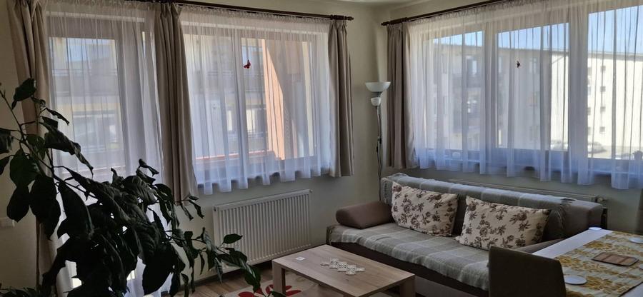 Apartament cu 3 camere decomandat în Florești