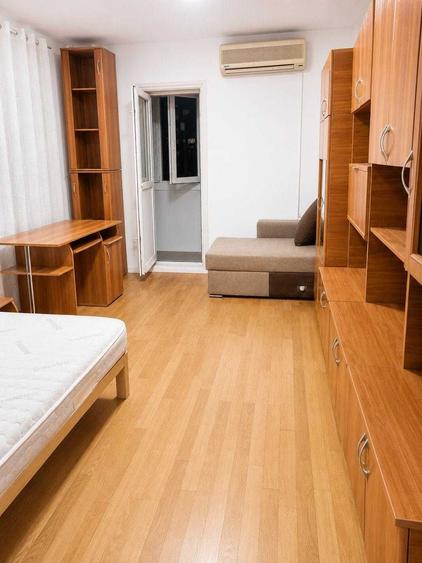 Garsonieră decomandată în Vitan