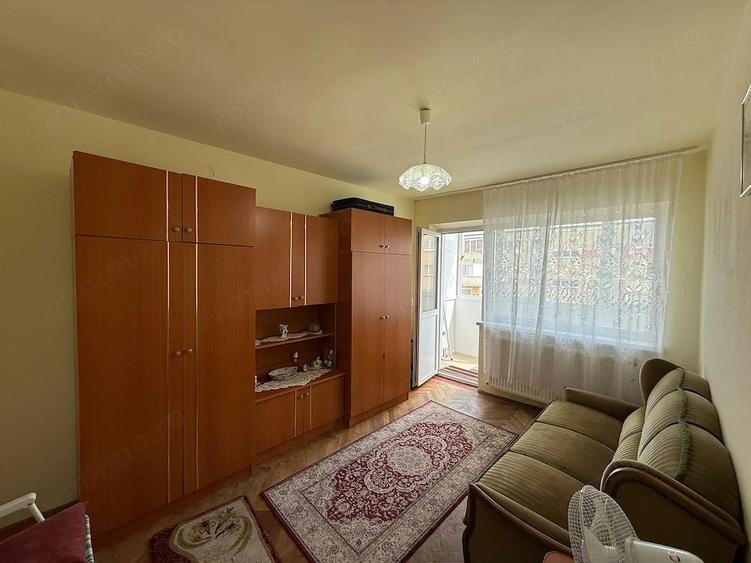 Apartament cu 2 camere semidecomandat în Gojdu