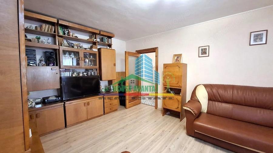 Apartament cu 3 camere decomandat în Gară