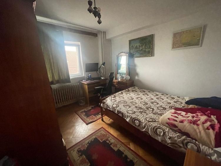 Apartament cu 3 camere decomandat în Mărăști