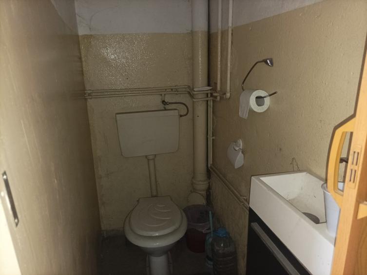 Casă individuală cu 4 camere cu Canalizare în Central