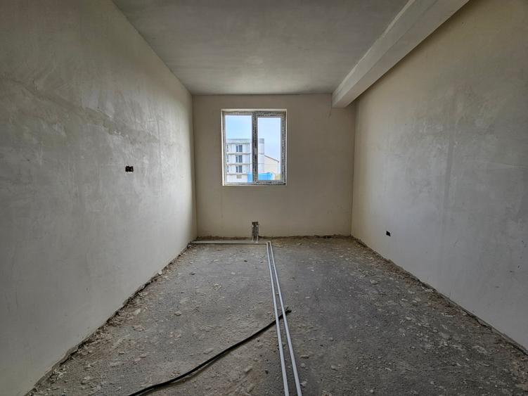 Apartament cu 3 camere decomandat în Km 5