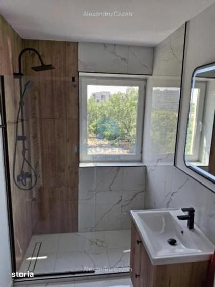 Apartament cu 3 camere decomandat în Pajura