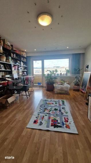 Apartament cu 4 camere în Astra