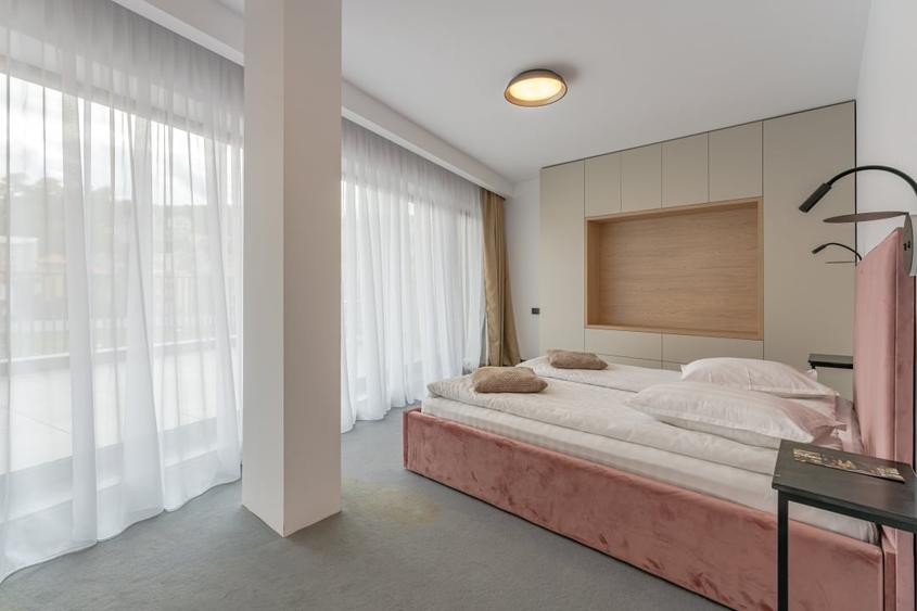 Apartament cu 4 camere decomandat, mobilat în Central