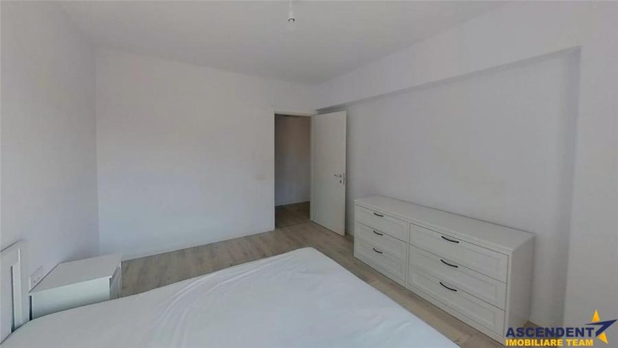 Apartament cu 2 camere decomandat în Noua