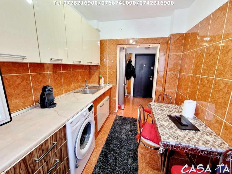 Apartament cu 2 camere semidecomandat, mobilat în 1 Mai
