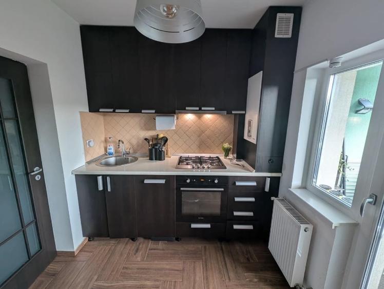 Apartament cu 2 camere decomandat, mobilat în Bucium