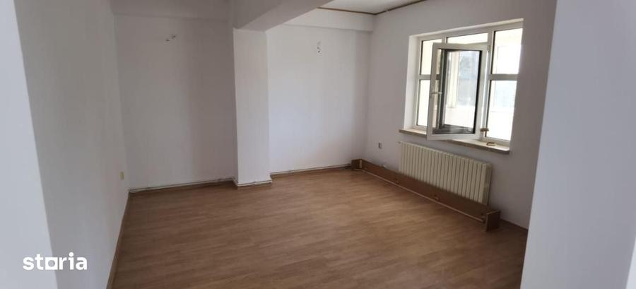 Casă cu 4 camere cu Teren 1438 Mp în Chiscani