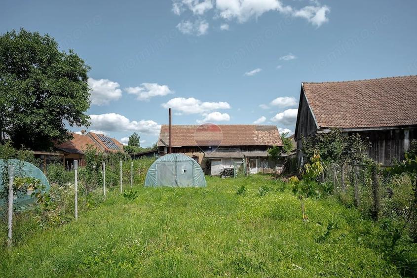Casă cu Teren 931 Mp în Șinca