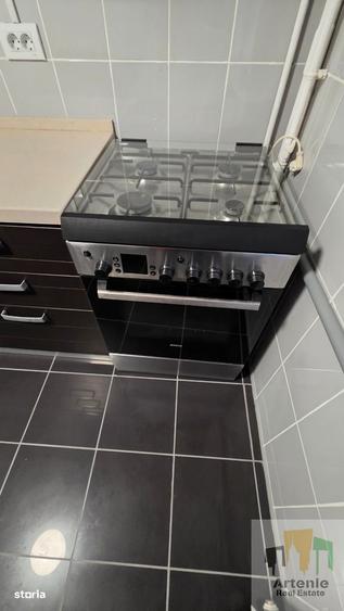 Apartament cu 3 camere decomandat, mobilat în Vitan