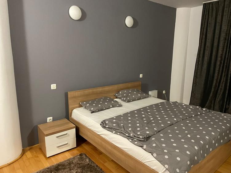 Apartament cu 4 camere semidecomandat în Ultracentral