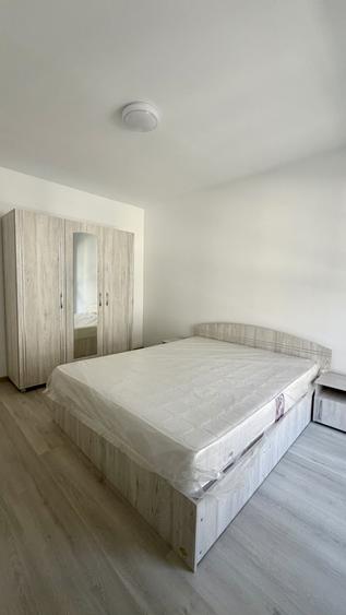 Apartament cu 3 camere semidecomandat în Florești
