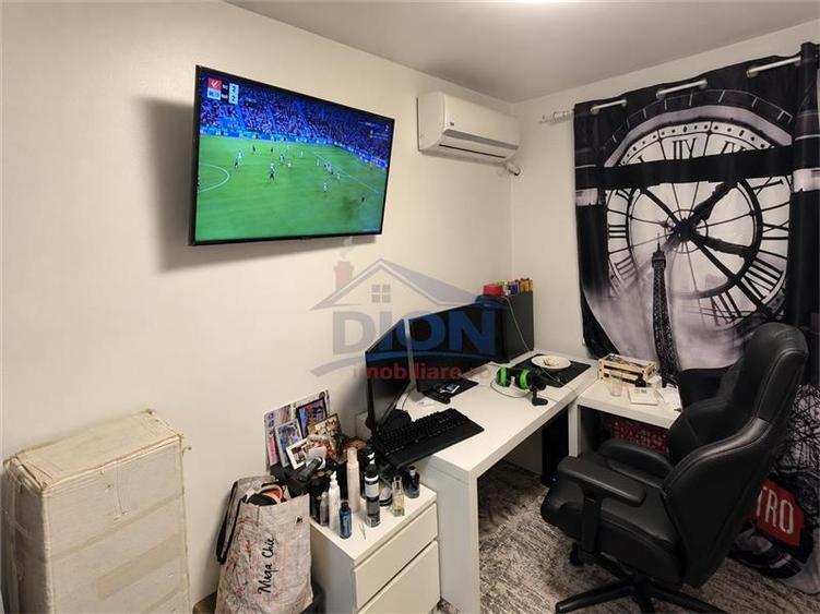 Apartament cu 4 camere semidecomandat în Dristor
