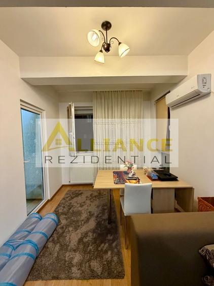 Apartament cu 2 camere decomandat, mobilat în Central