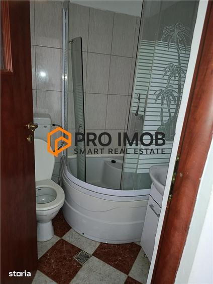 Casă cu 8 camere decomandat cu Teren 2100 Mp în Pârscov