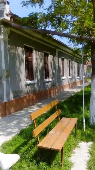 Casă cu 3 camere cu Teren 1852 Mp în Petroman