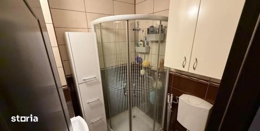 Apartament cu 3 camere decomandat în Vitan
