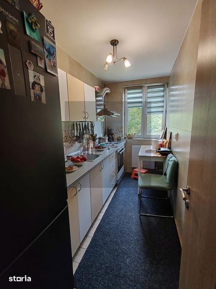 Apartament cu 3 camere decomandat în Berceni — fotografia 3