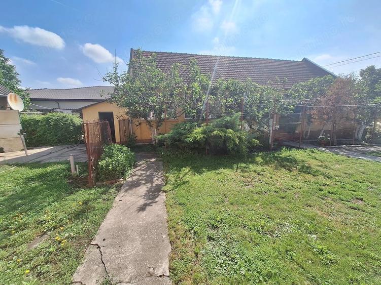 Casă cu 2 camere cu Teren 1495 Mp în Utvin