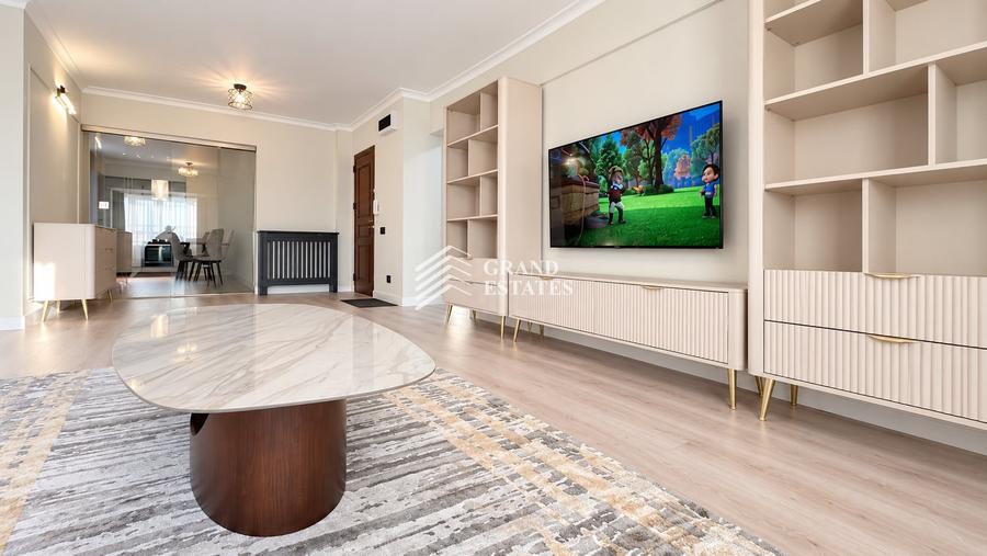 Apartament cu 4 camere decomandat, mobilat în Centrul Civic