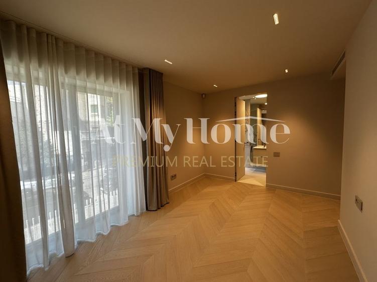 Apartament cu 4 camere decomandat în Kiseleff