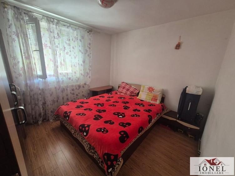 Apartament cu 2 camere semidecomandat în Cugir