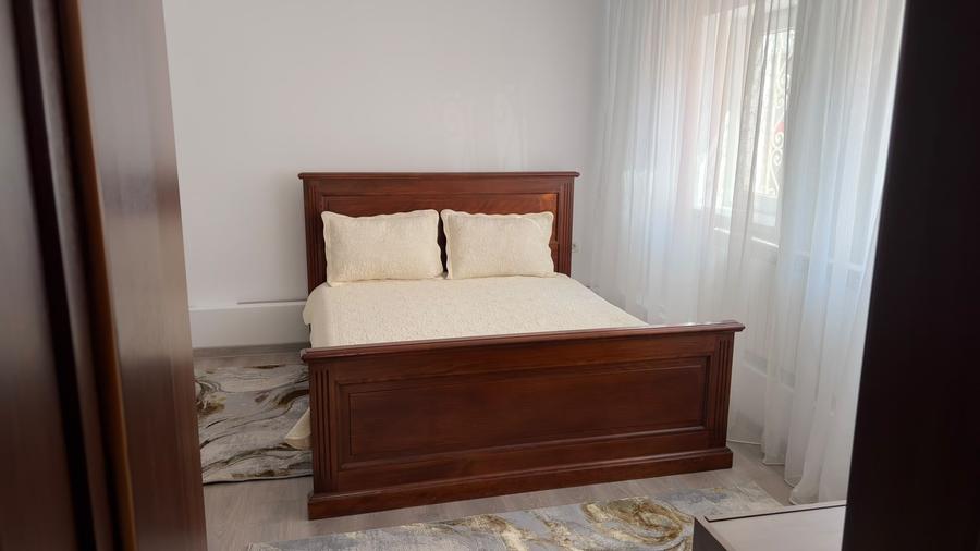 Apartament cu 3 camere decomandat în Peninsula