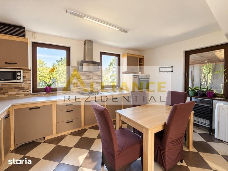 Casă cu 5 camere cu Teren 478 Mp în Central