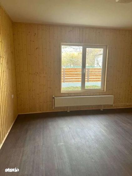 Casă cu 4 camere în Brebu